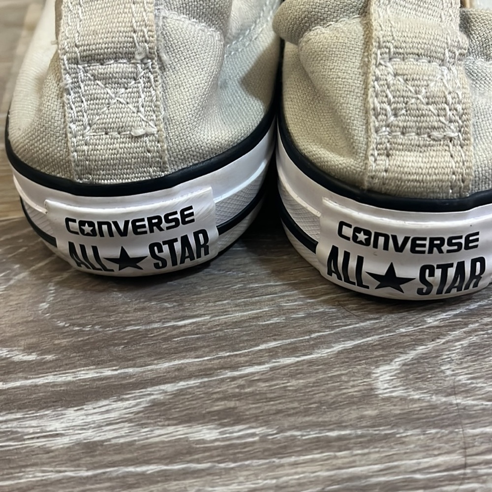 Converse size 8 gray and white
Chuck Taylor® All Star® Shoreline Slip-On - Picture 3 of 3